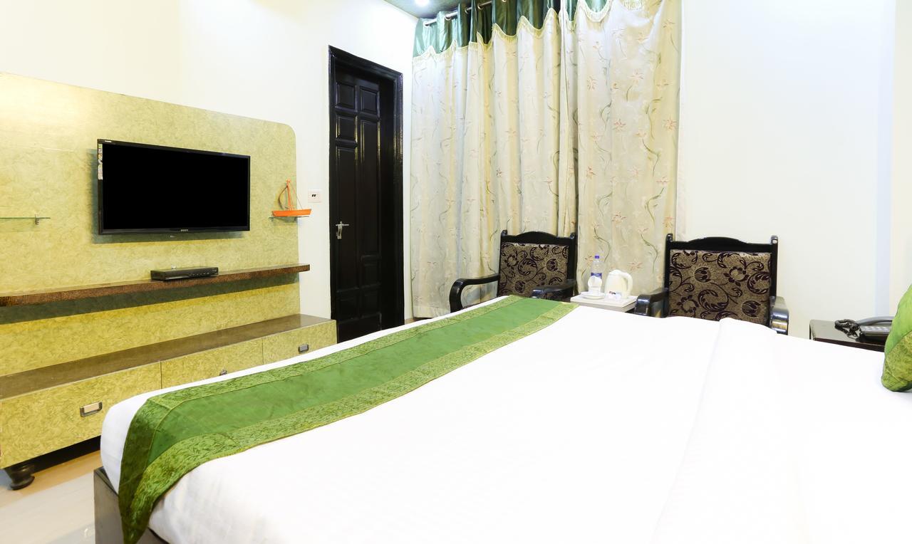 فندق Treebo Trip Sswag 18 Expressway نويدا المظهر الخارجي الصورة